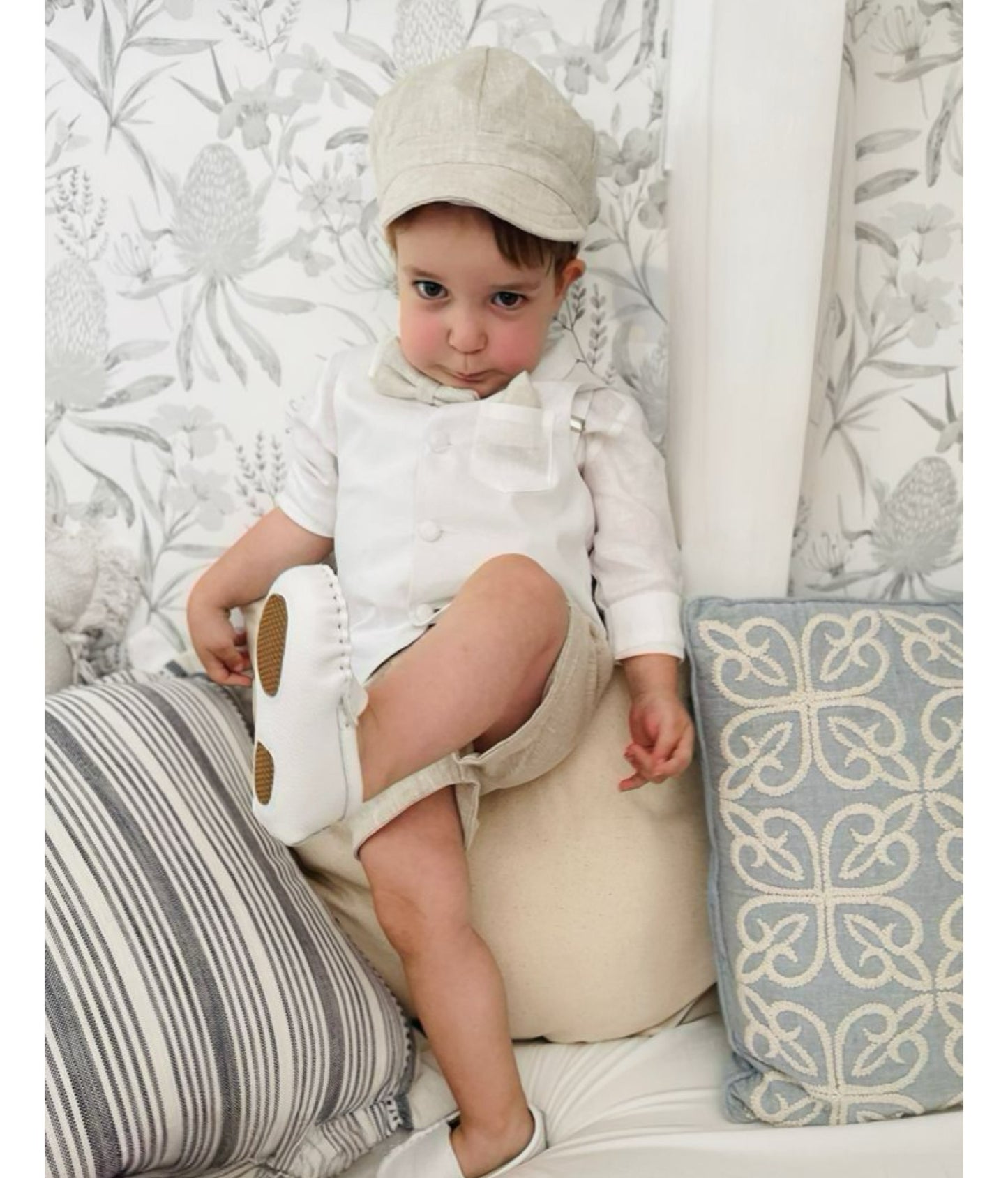 White Leather moccasins loafers boat shoes