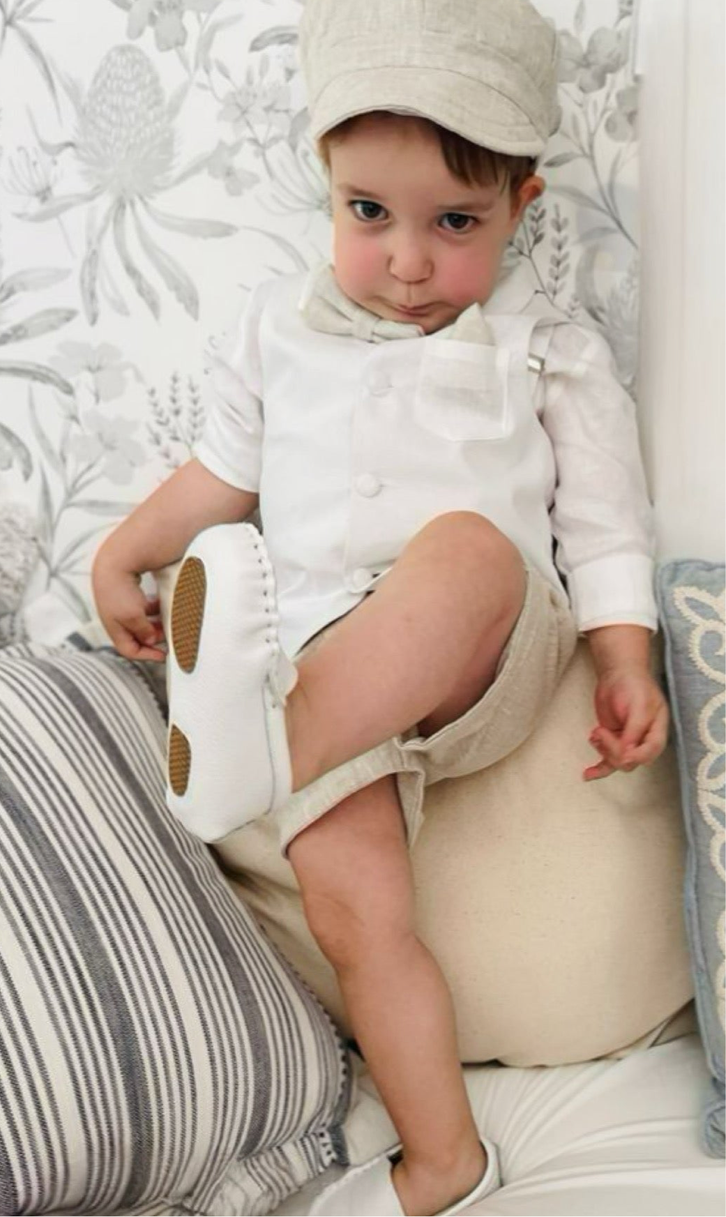 White Leather moccasins loafers boat shoes