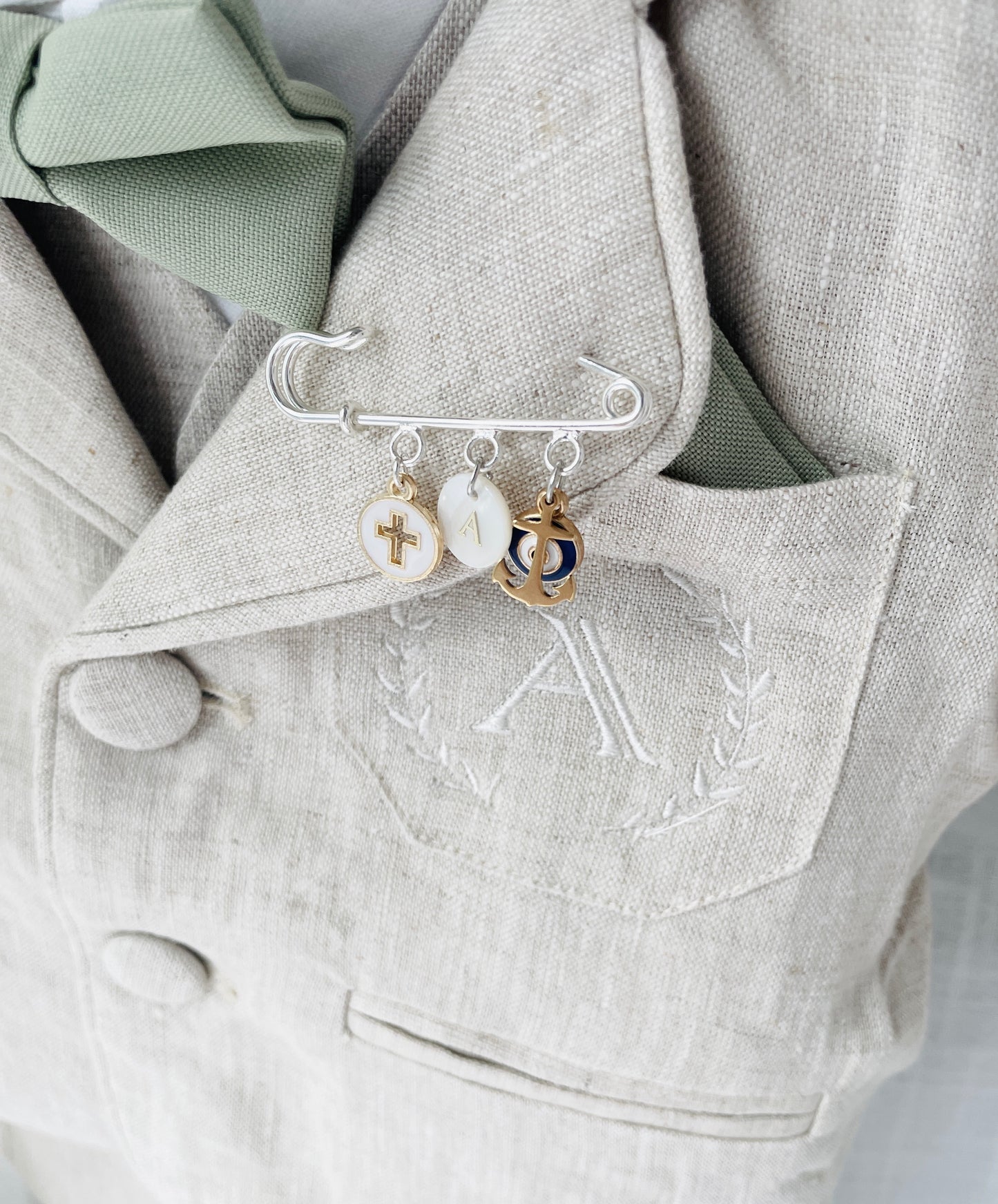 Beige linen summer set with shorts, shirt, suspenders and bow tie plus optional extras