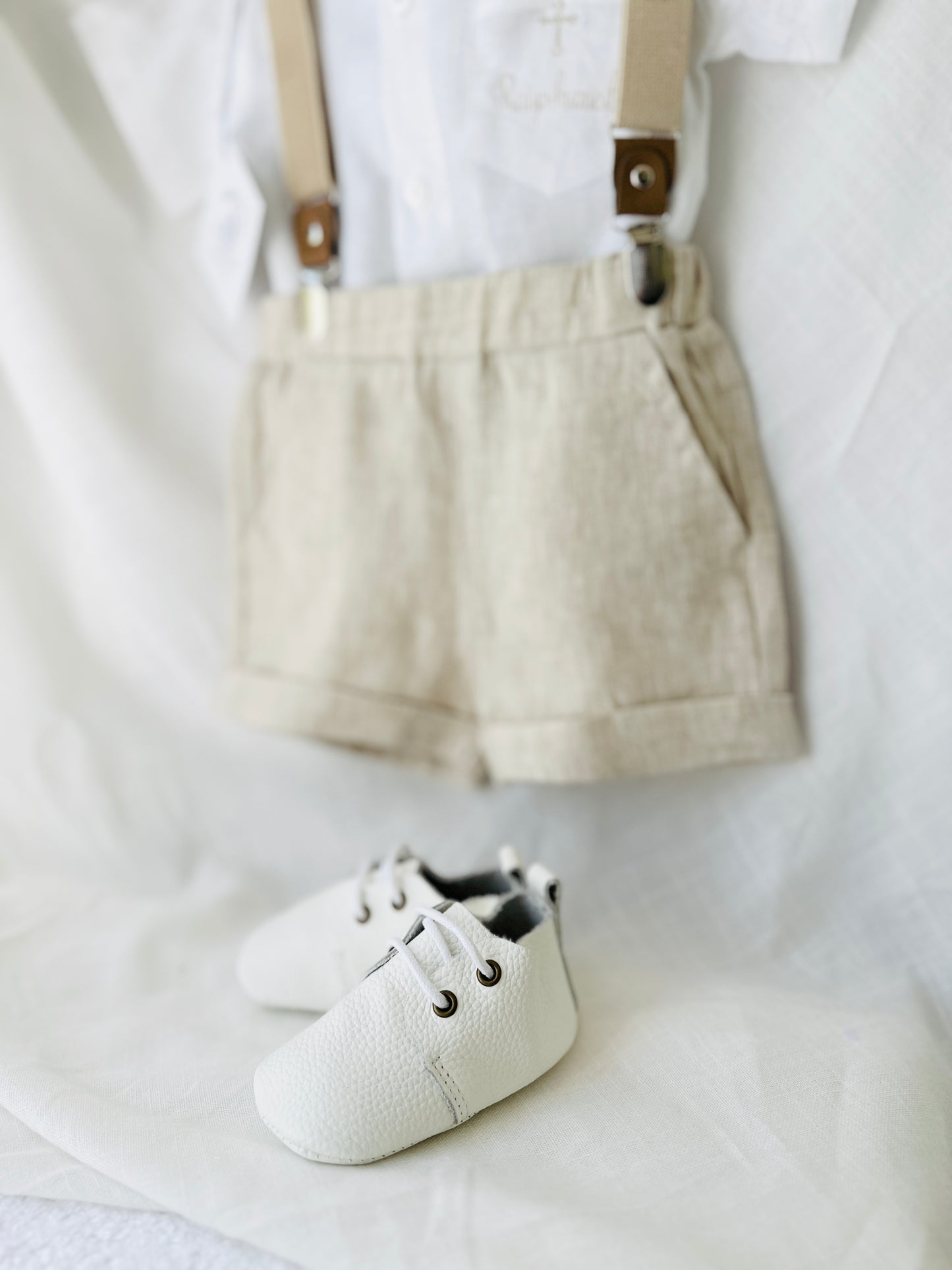 Beige linen summer set with shorts, shirt, suspenders and bow tie plus optional extras