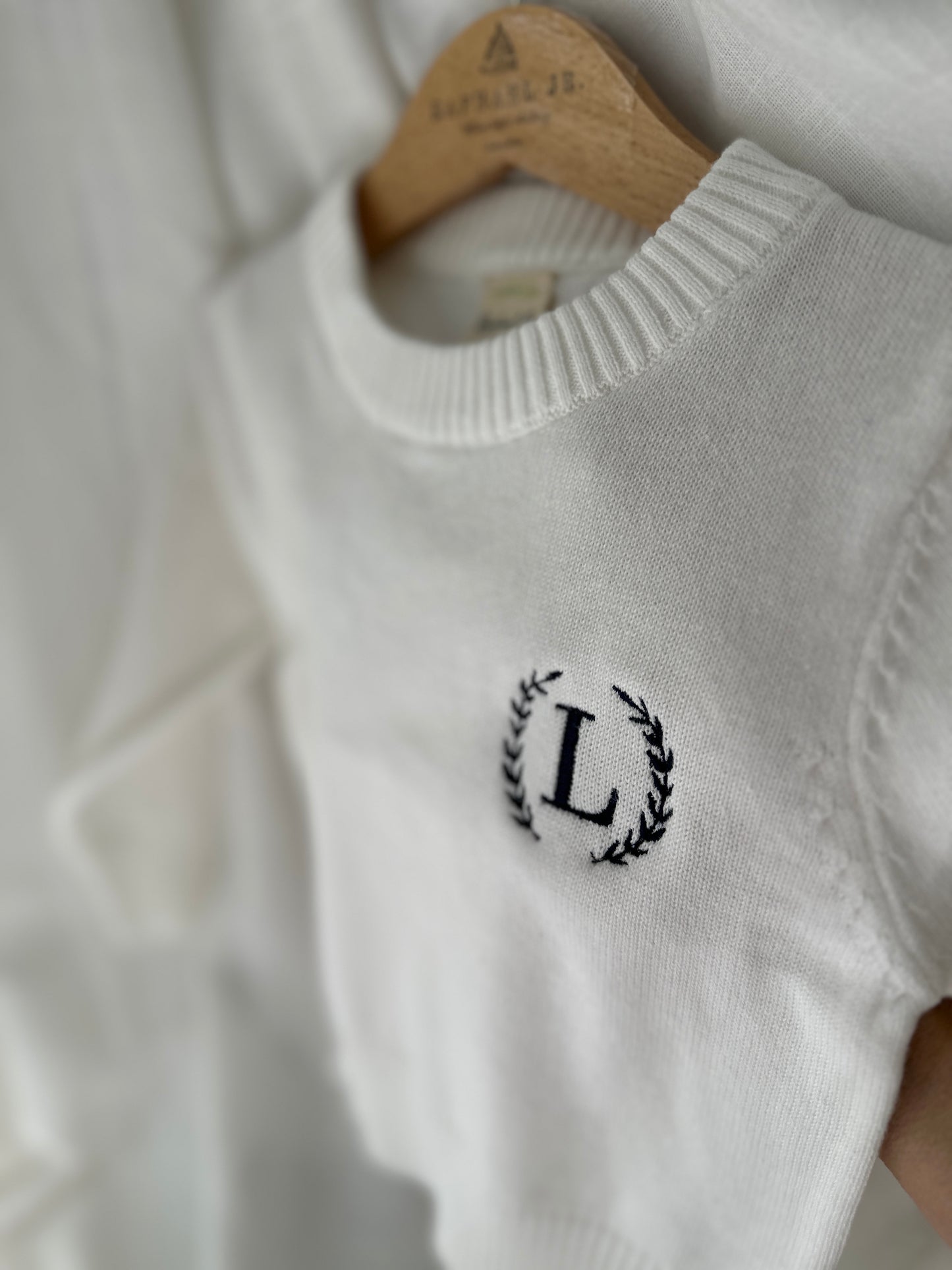 White cotton sweater with optional embroidery
