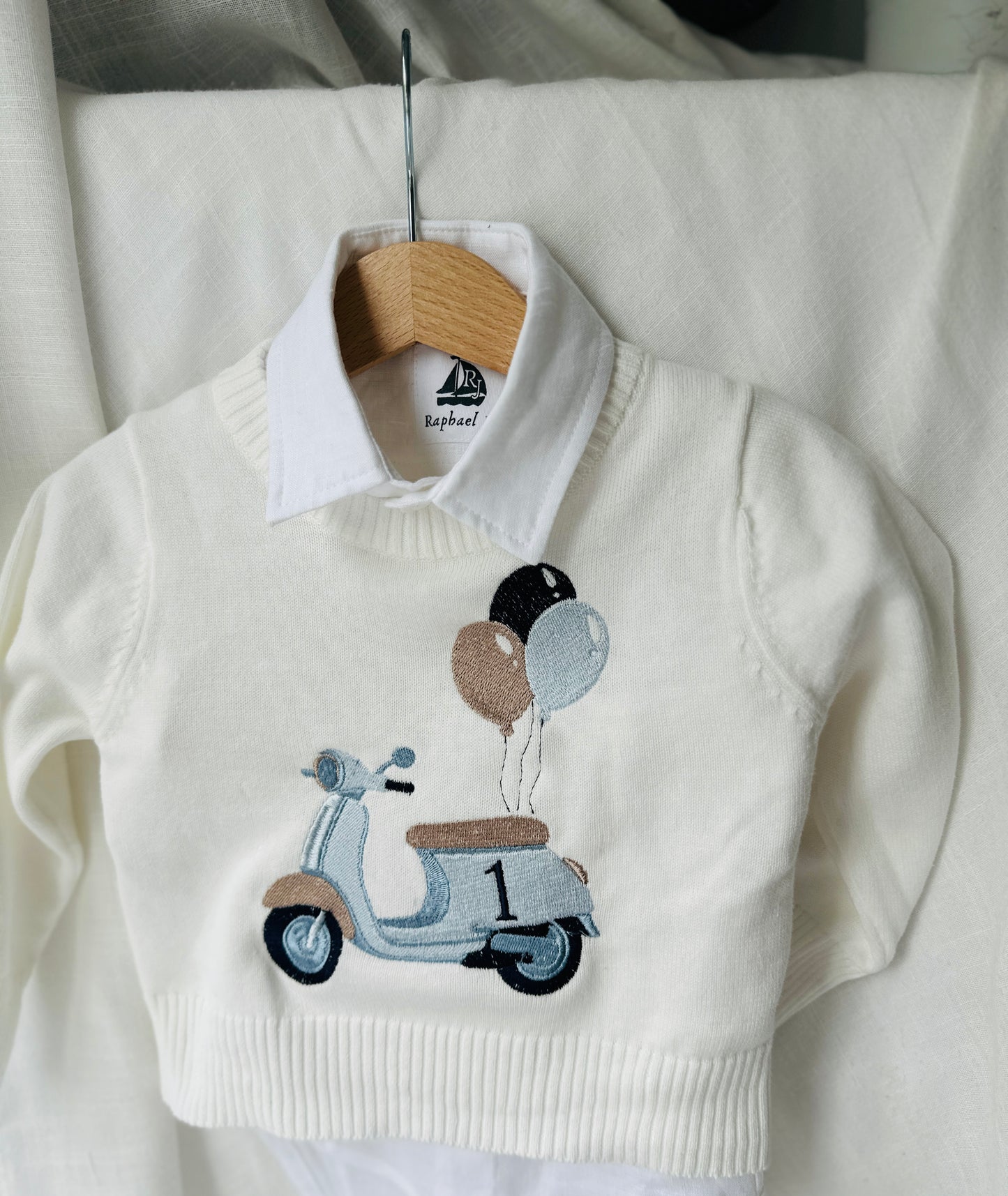White cotton sweater with optional embroidery