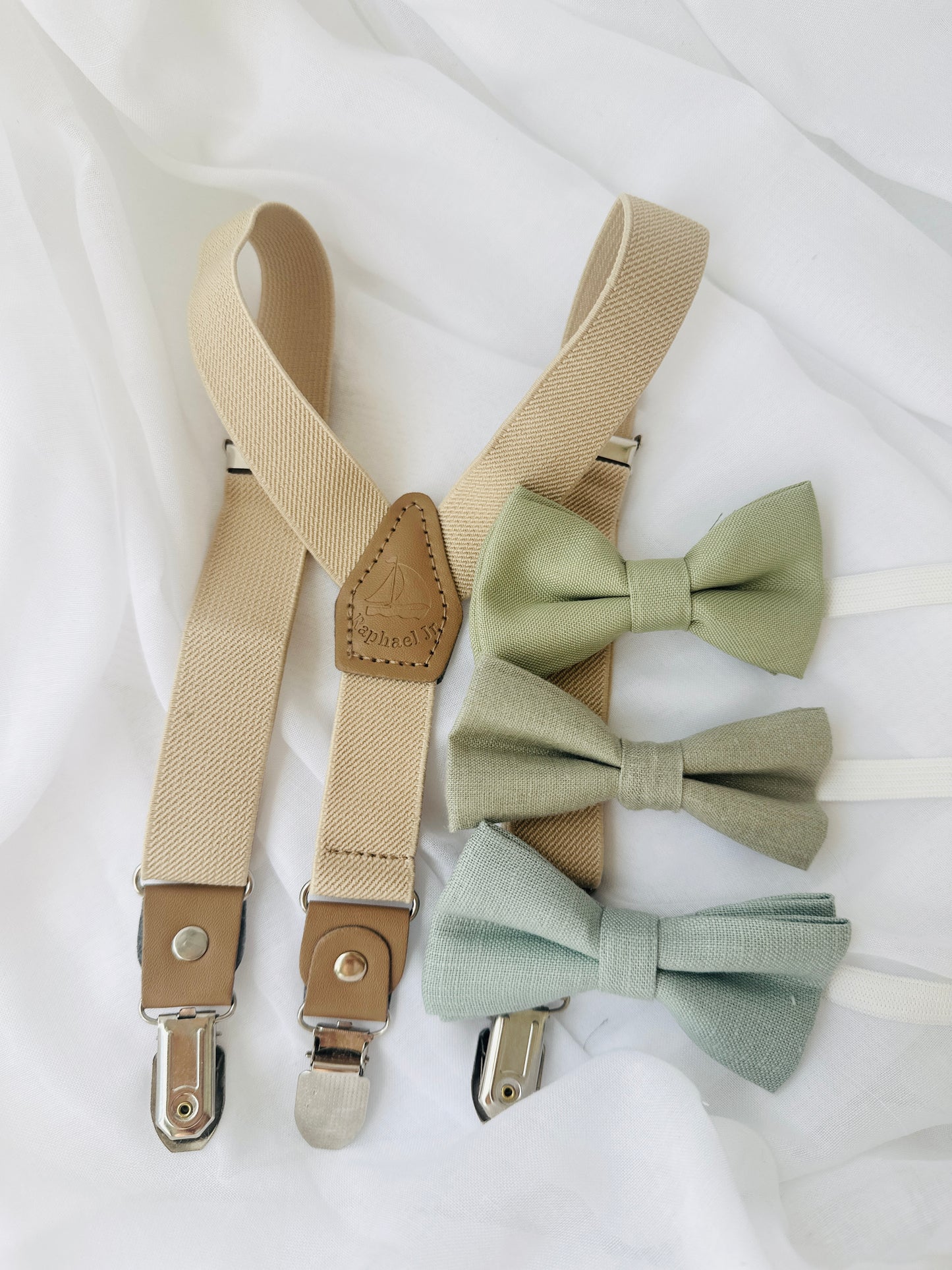 Baby and toddler bow ties and suspenders set