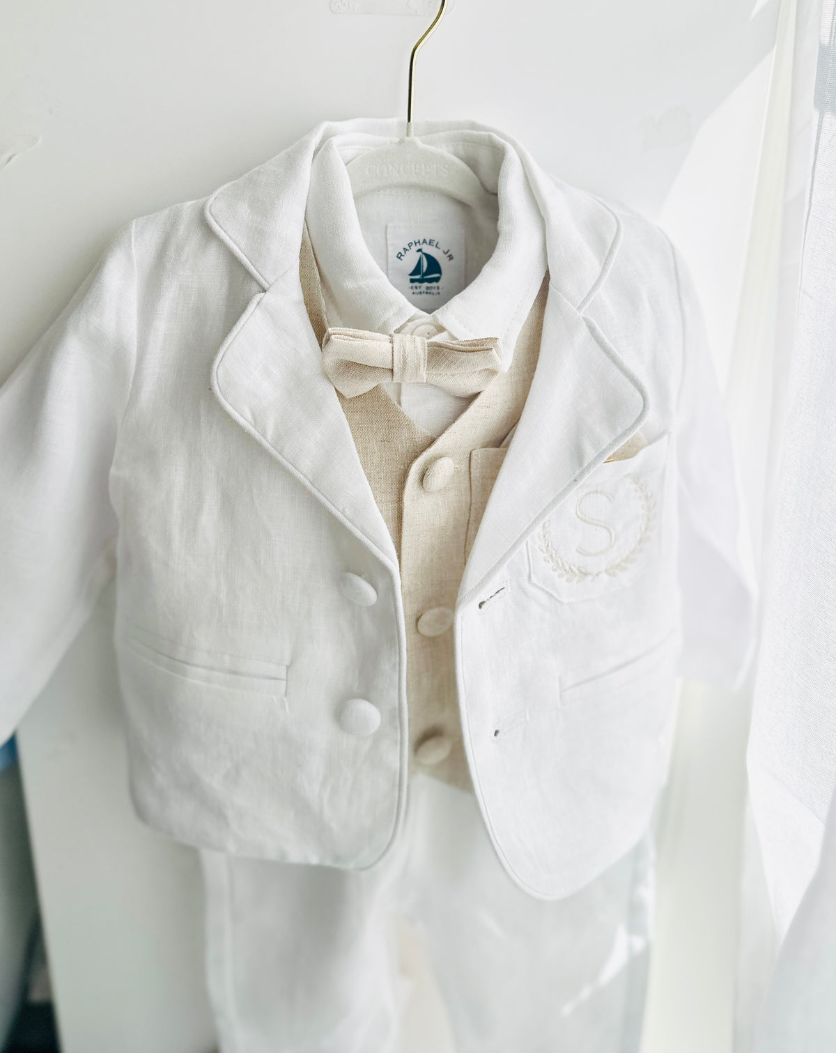 White suit with and Beige vest set