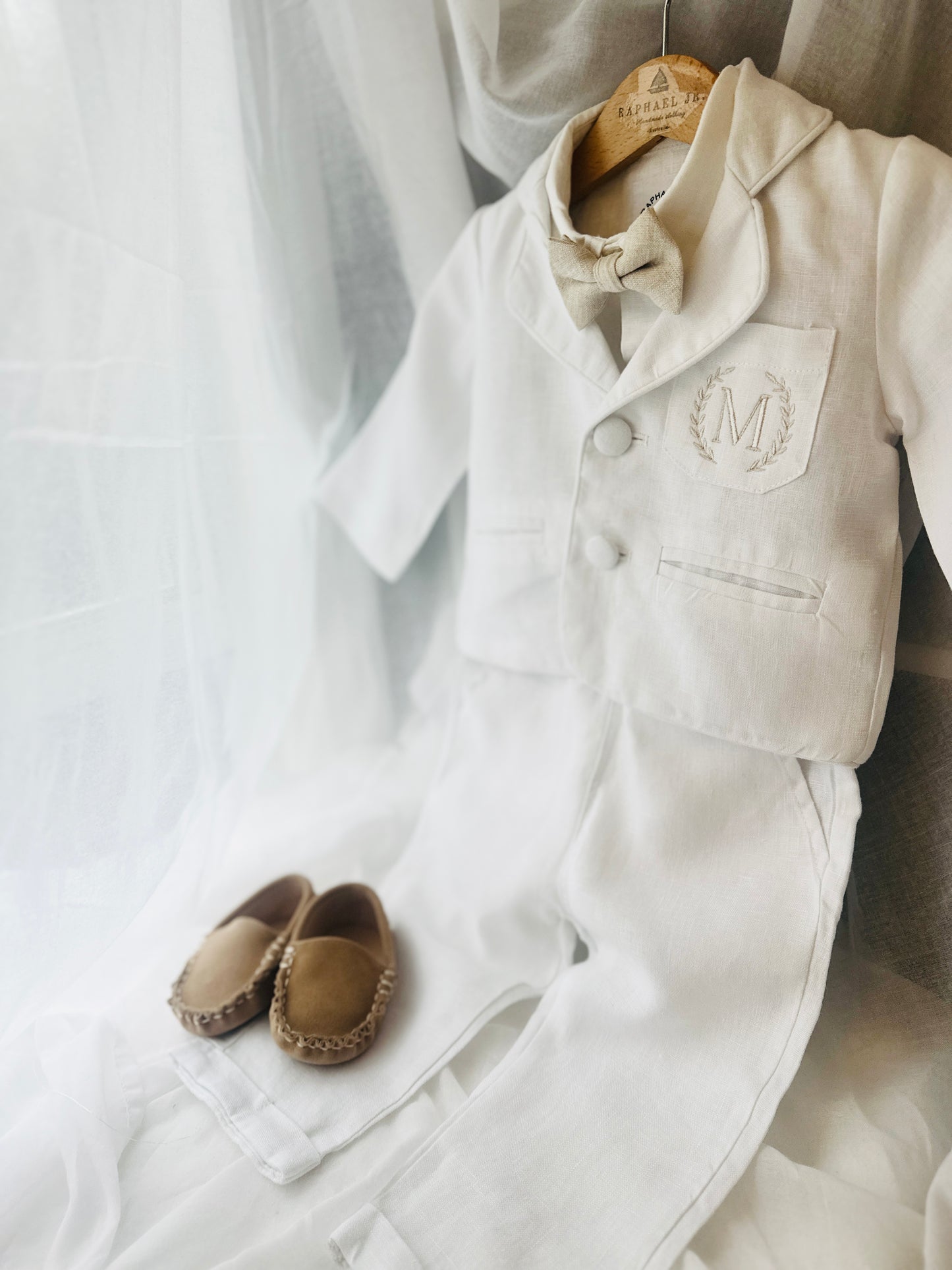 Beige tan suede Leather moccasins loafers boat shoes