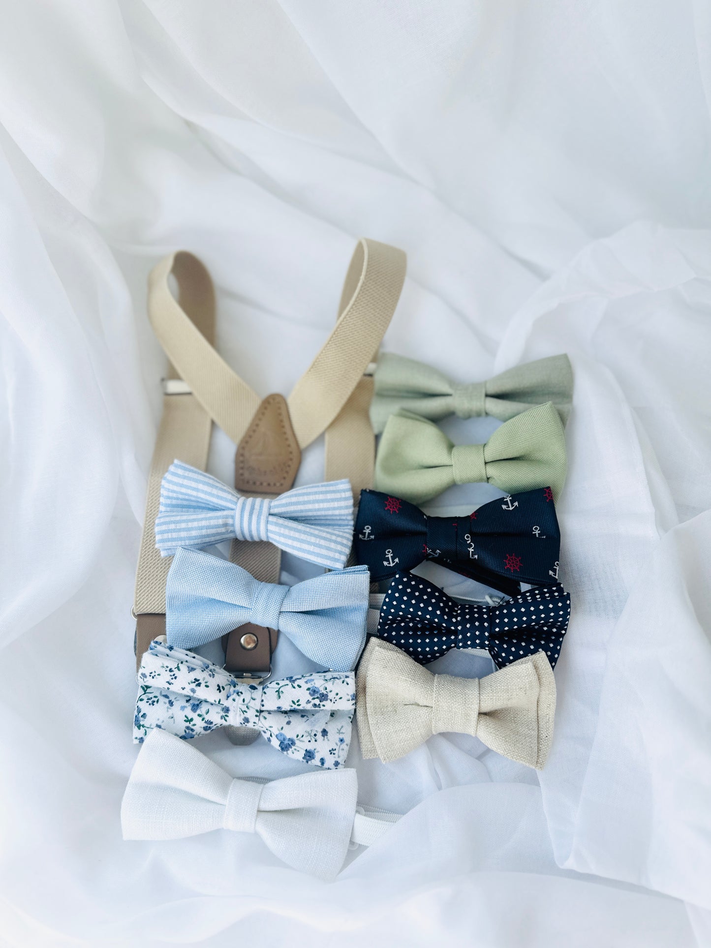 Baby and toddler bow ties and suspenders set