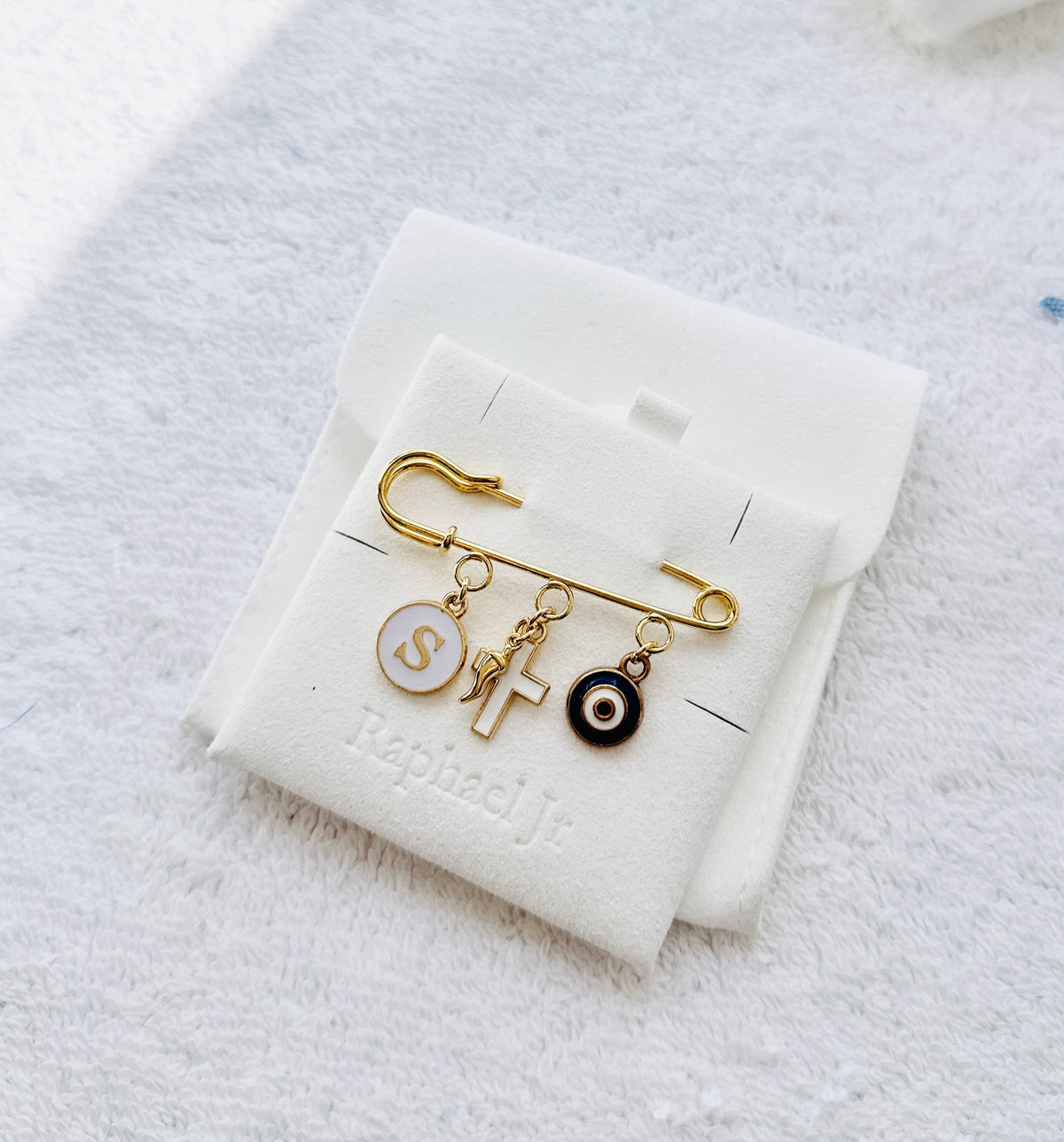 Gold or Silver coloured Baby Baptism keepsake Brooch