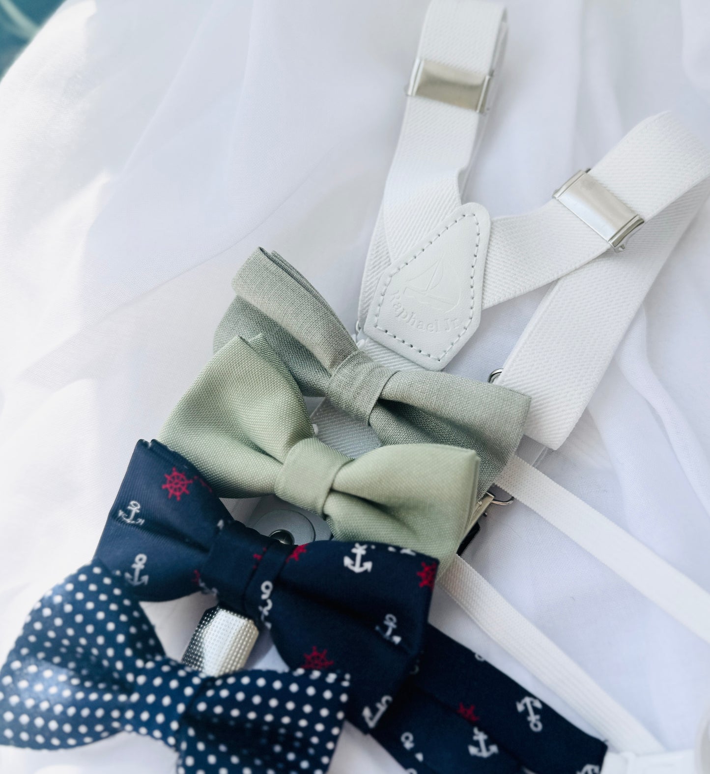 Baby and toddler bow ties and suspenders set