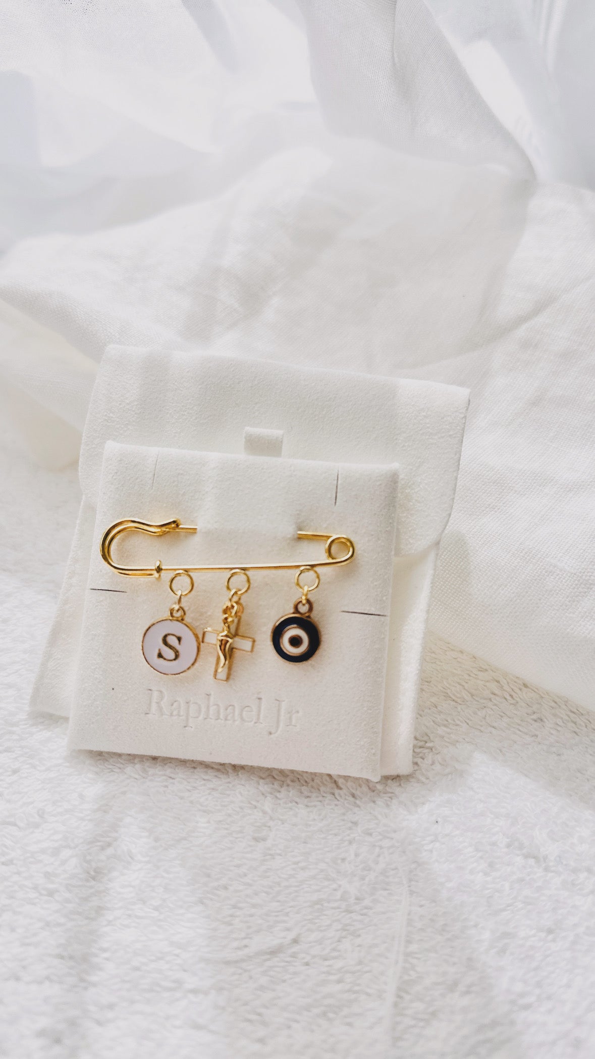 Gold or Silver coloured Baby Baptism keepsake Brooch